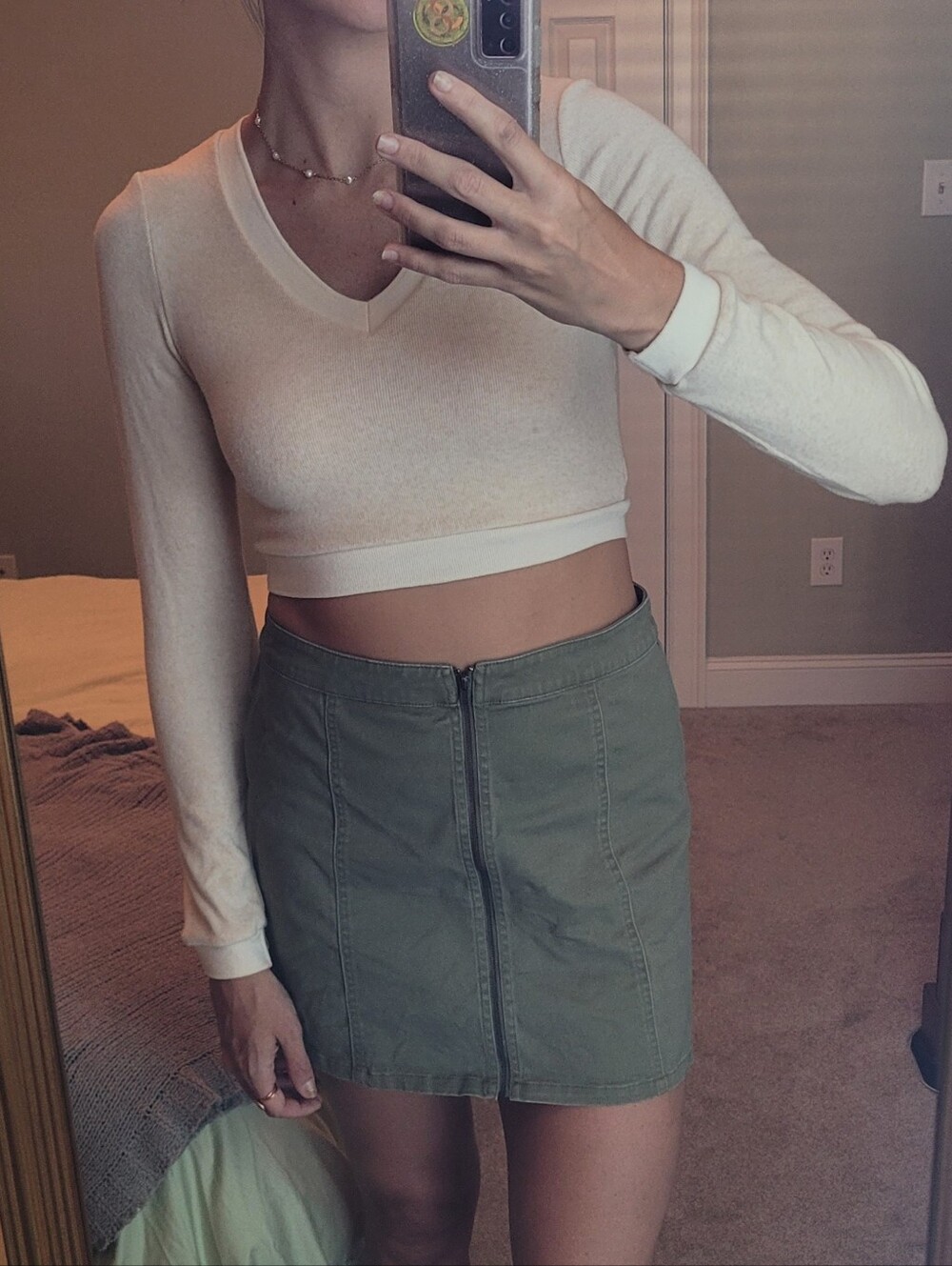 Cropped V-Neck Long Sleeve Cream